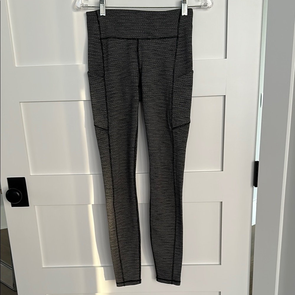 Women's Lululemon Gray Black Leggings